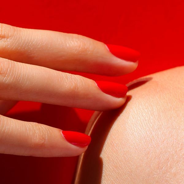 Лак для нігтів з помаранчево-червоним відтінком Manucurist Green Poppy Red 15ml