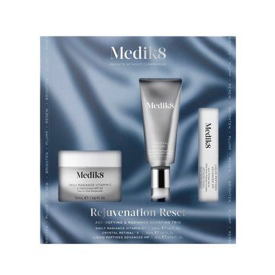 Колекція для підтримки молодості та природного сяйва шкіри Medik8 Rejuvenation Reset Kit